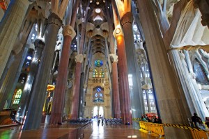 Sagrada-Familia-interior-2